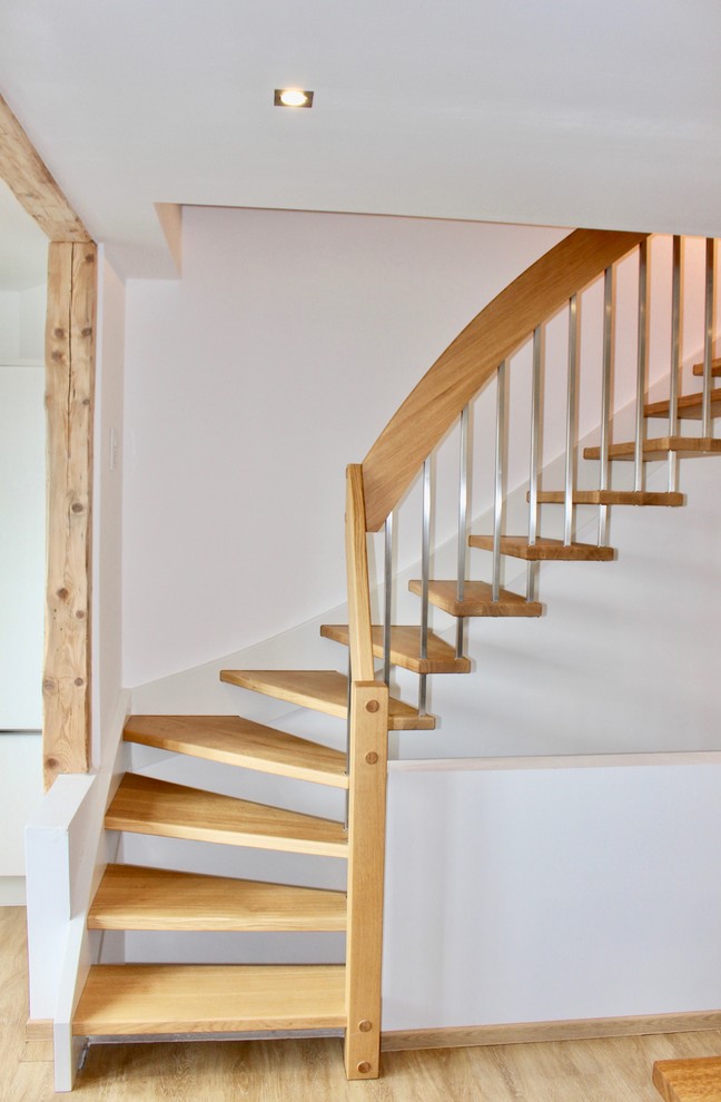 Cette photo montre un escalier tendance de taille moyenne.