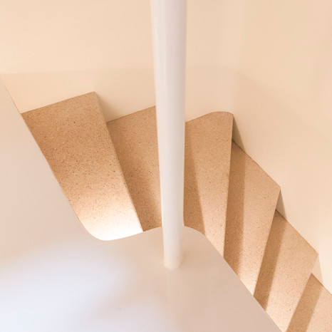 Idée de décoration pour un petit escalier bohème en U et béton avec des contremarches en béton.