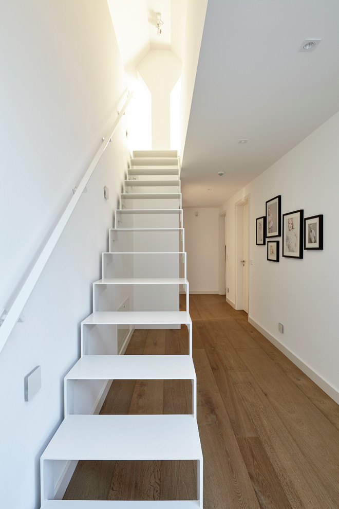 Design ideas for a contemporary staircase in Essen.