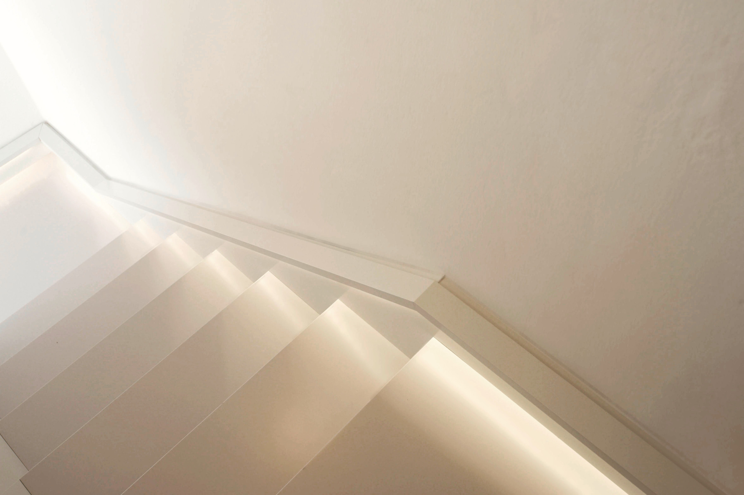 Doppelt praktisch: Eine neue Treppe mit Stauraum