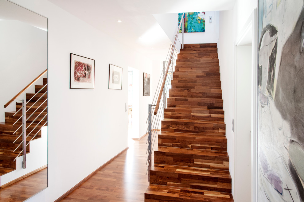 Источник вдохновения для домашнего уюта: лестница в современном стиле