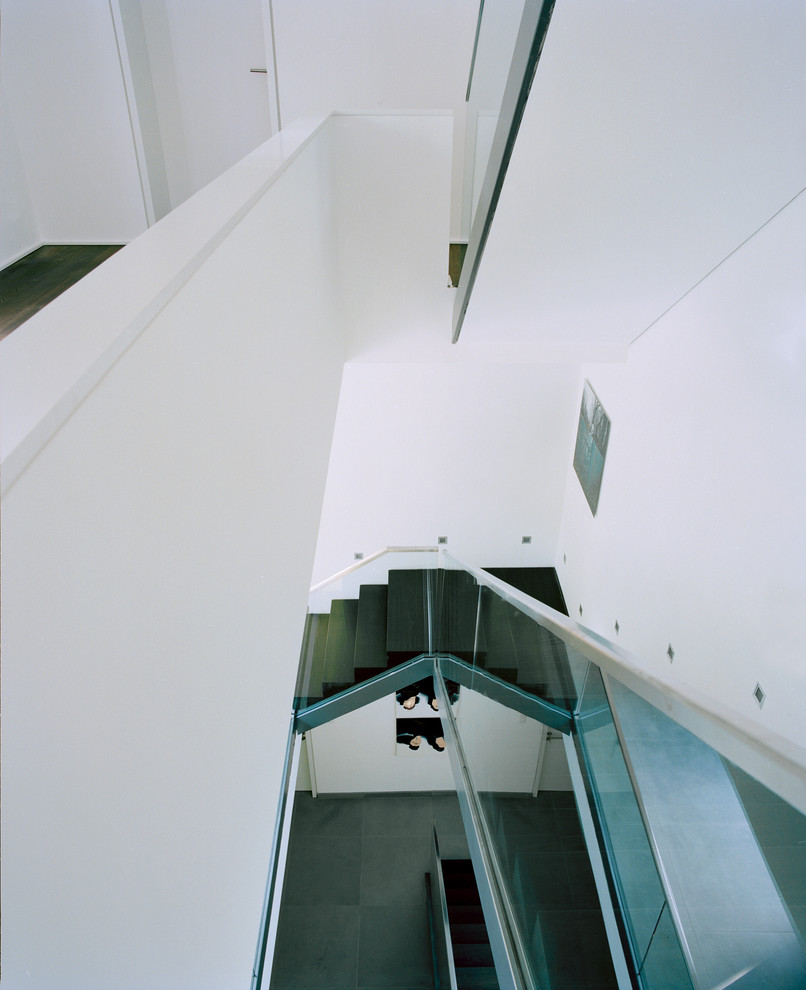 Example of a minimalist staircase design in Berlin