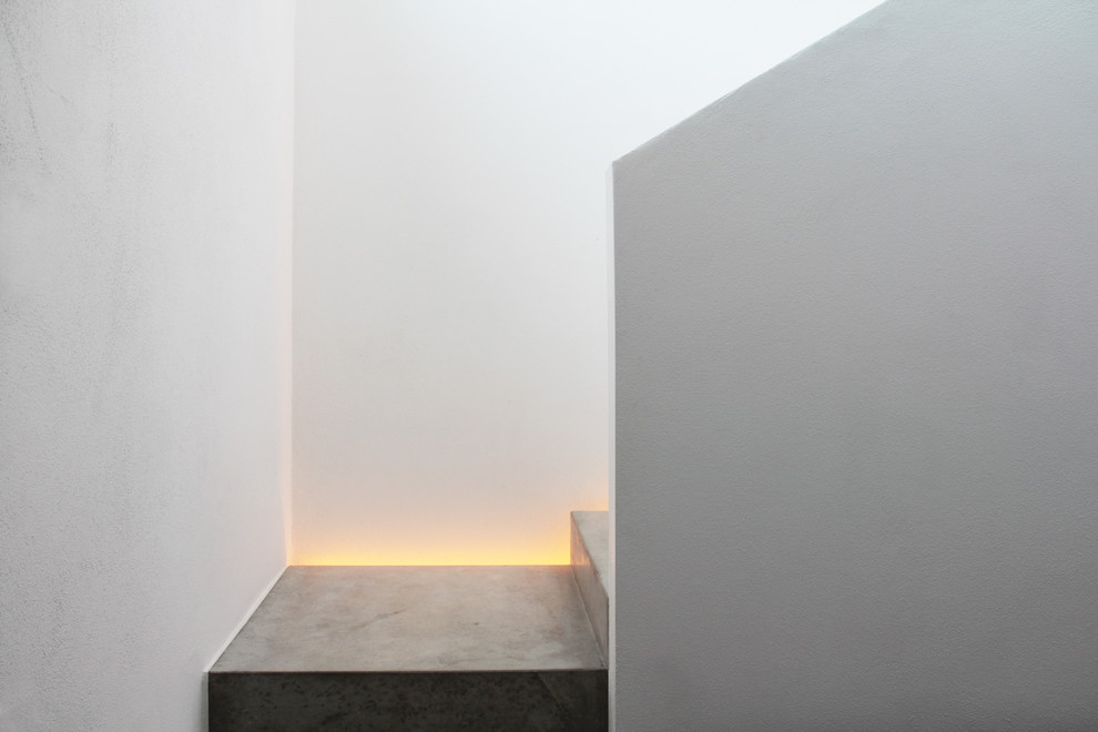 Huge minimalist staircase photo in Hanover