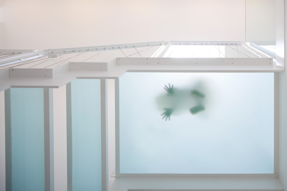 Mittelgroße Moderne Glastreppe in U-Form in Sonstige
