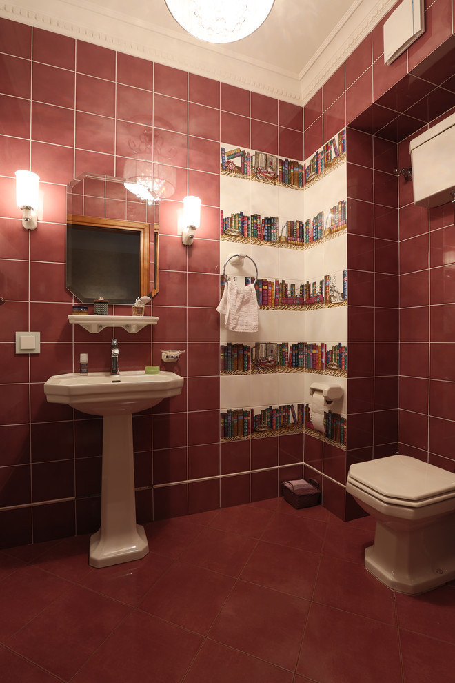 Example of a classic powder room design in Moscow
