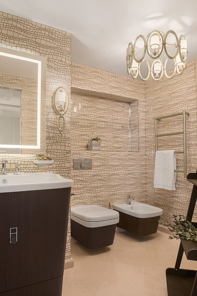 Esempio di un bagno di servizio contemporaneo di medie dimensioni con ante lisce, ante in legno bruno, piastrelle beige, piastrelle a mosaico, pavimento beige, WC sospeso, pareti beige e lavabo a consolle