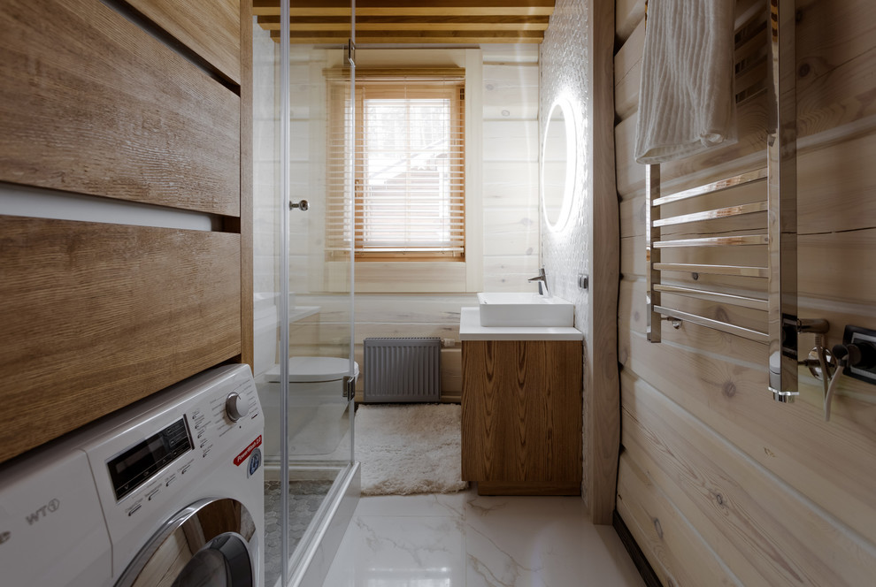 Свежая идея для дизайна: маленькая ванная комната в скандинавском стиле для на участке и в саду - отличное фото интерьера