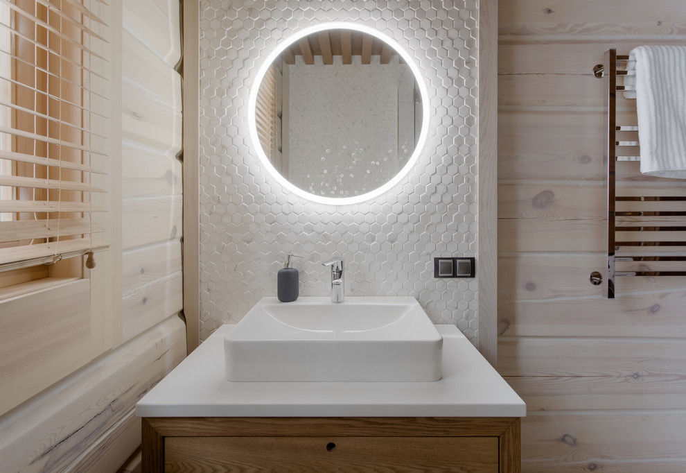 エカテリンブルクにある高級な小さな北欧スタイルのおしゃれなトイレ・洗面所の写真