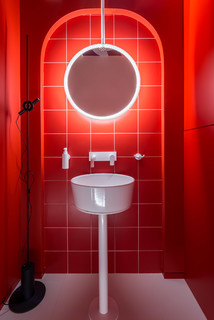 CE bol de toilette Produits de bain Accessoires de toilette WC en céramique  de couleur rouge mur accroché toilettes - Chine Les toilettes, toilettes  Soft Fermer coiffe de siège