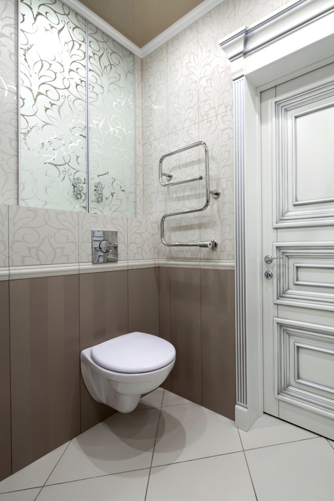 Пример оригинального дизайна: туалет в стиле неоклассика (современная классика) с инсталляцией