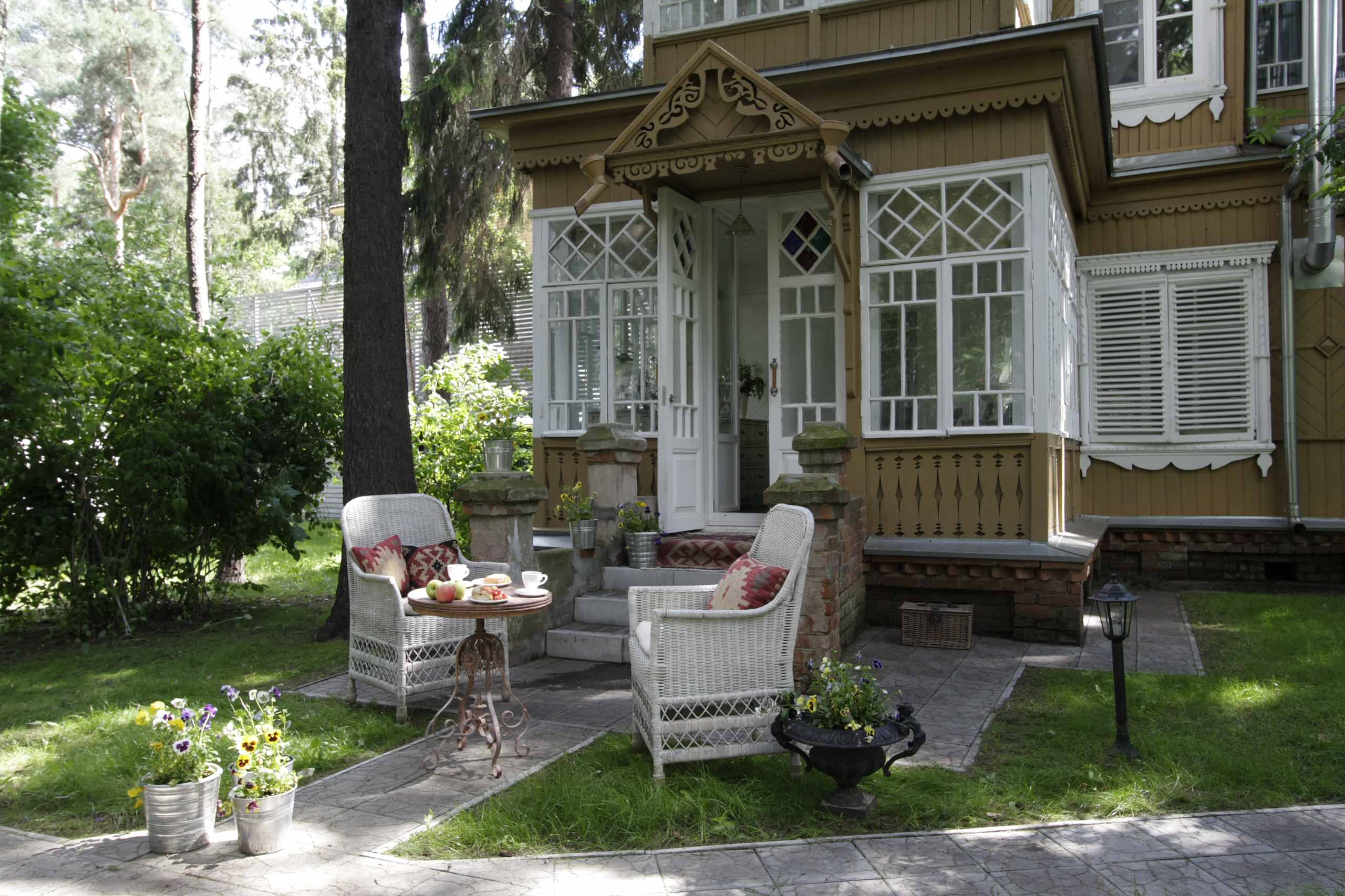 Russian Dacha, late 's, Before | Architectuur