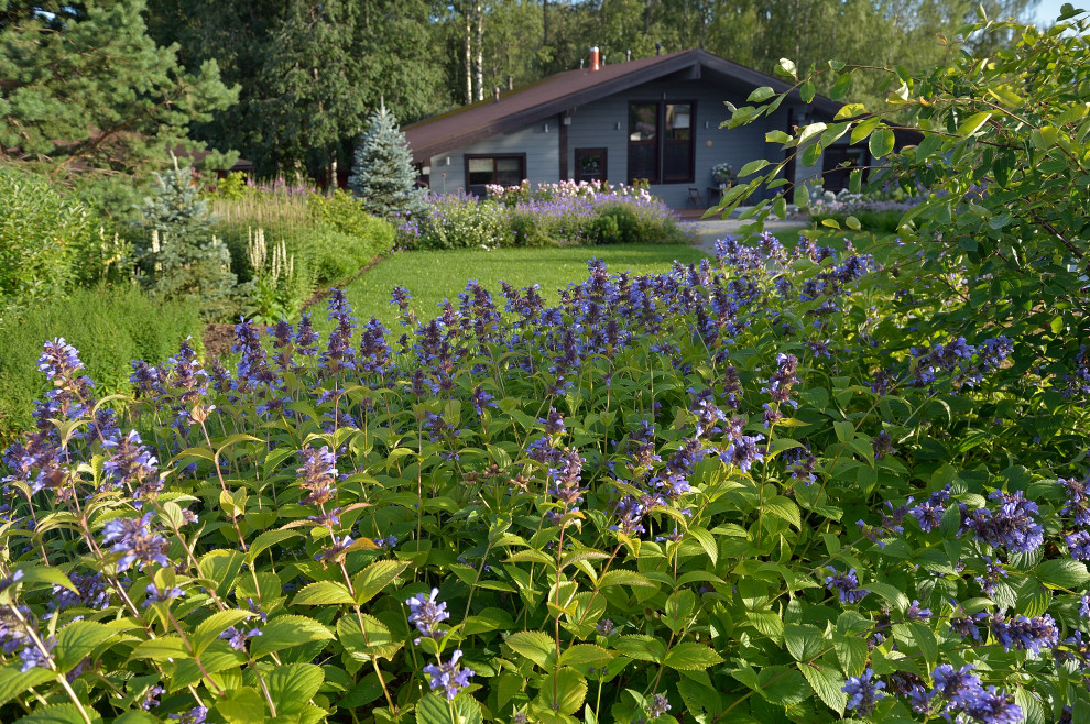 Foto de jardín de estilo de casa de campo de tamaño medio