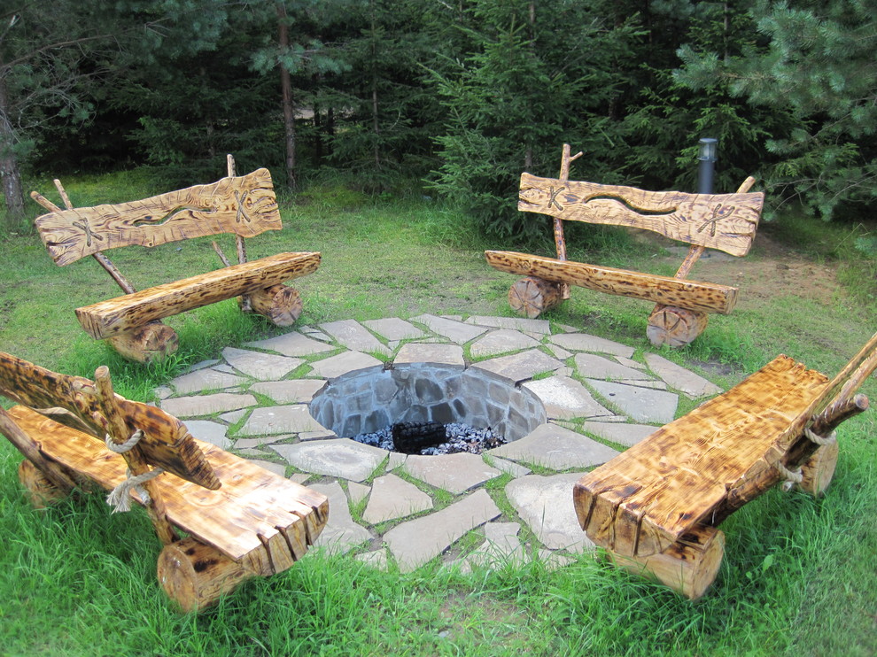 Inspiration for a rustic garden for summer in Saint Petersburg.