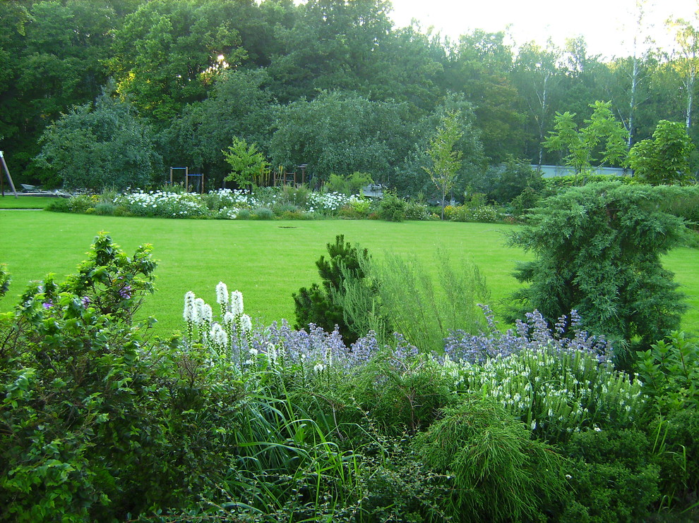 Photo of a classic garden in Moscow.