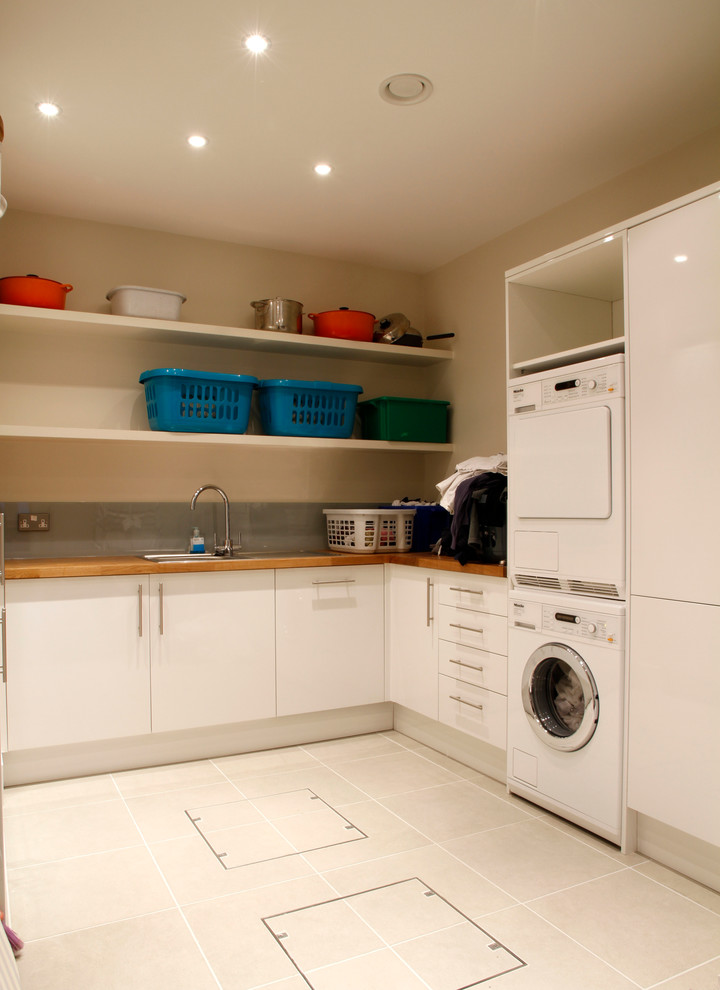 Photo of a contemporary utility room in London.