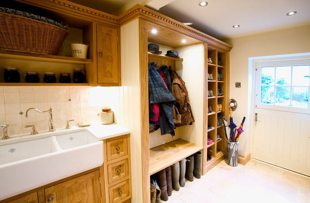Cheshire Utility and Boot room - Traditional - Utility Room - Cheshire - by  Atelier Joinery | Houzz UK