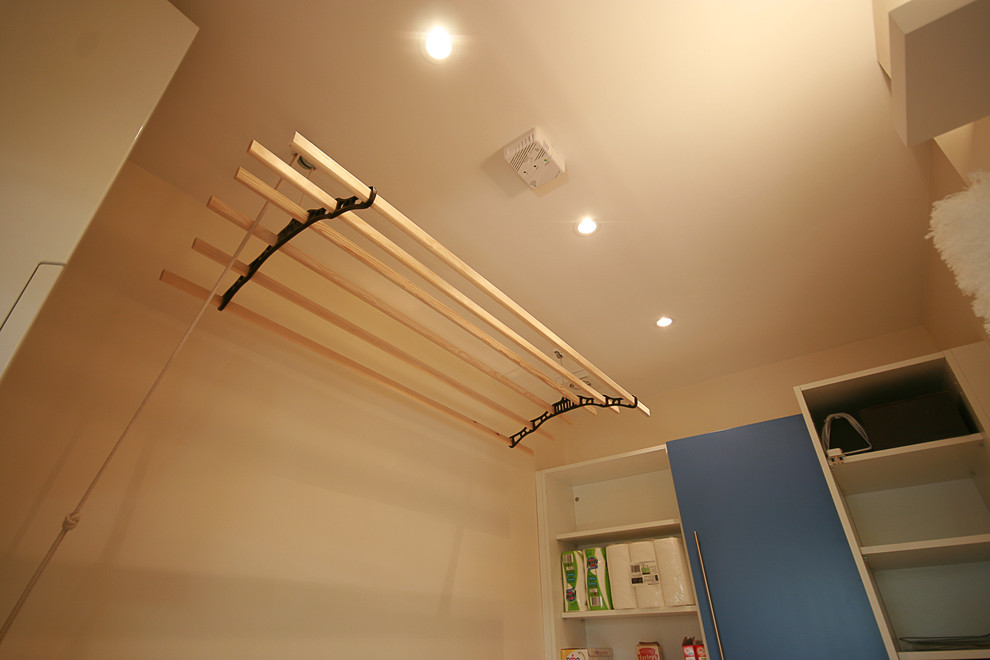This is an example of an utility room in London.
