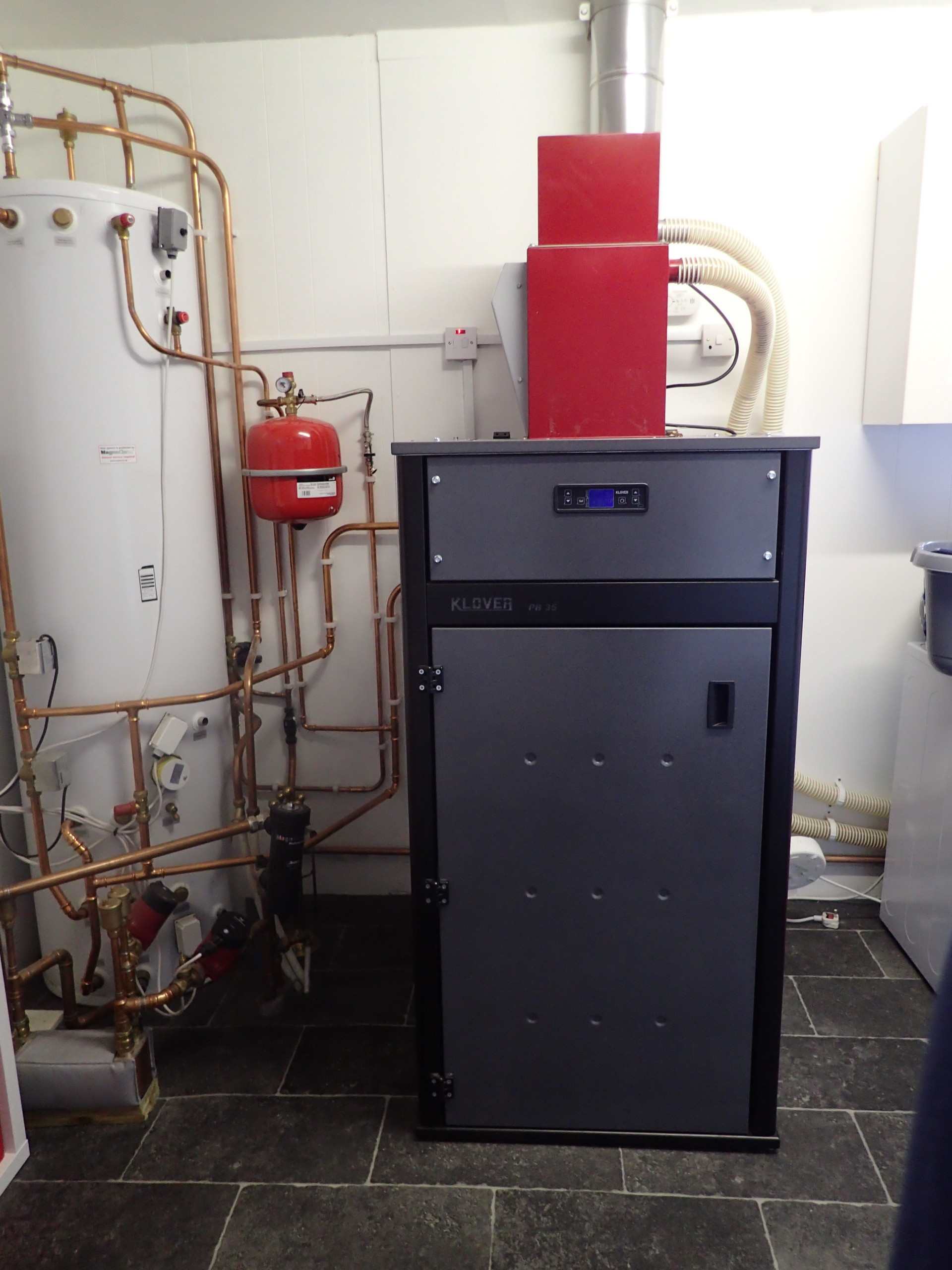75 Most Popular 75 Beautiful Industrial Black Utility Room Ideas and  Designs Design Ideas for June 2023 | Houzz IE