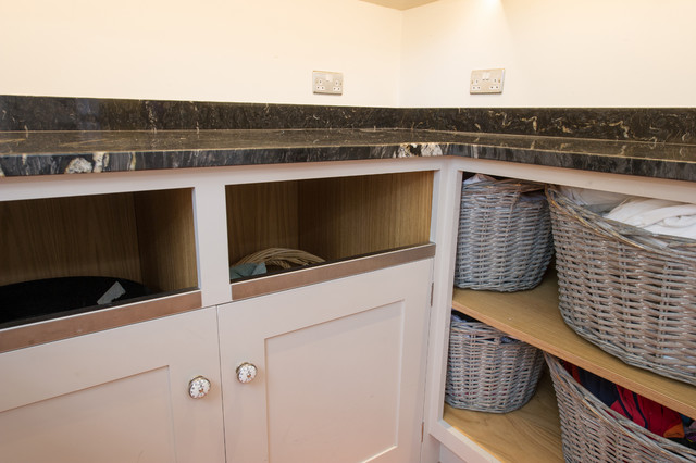 10 Laundry Basket Storage Ideas to Conceal Any Clutter