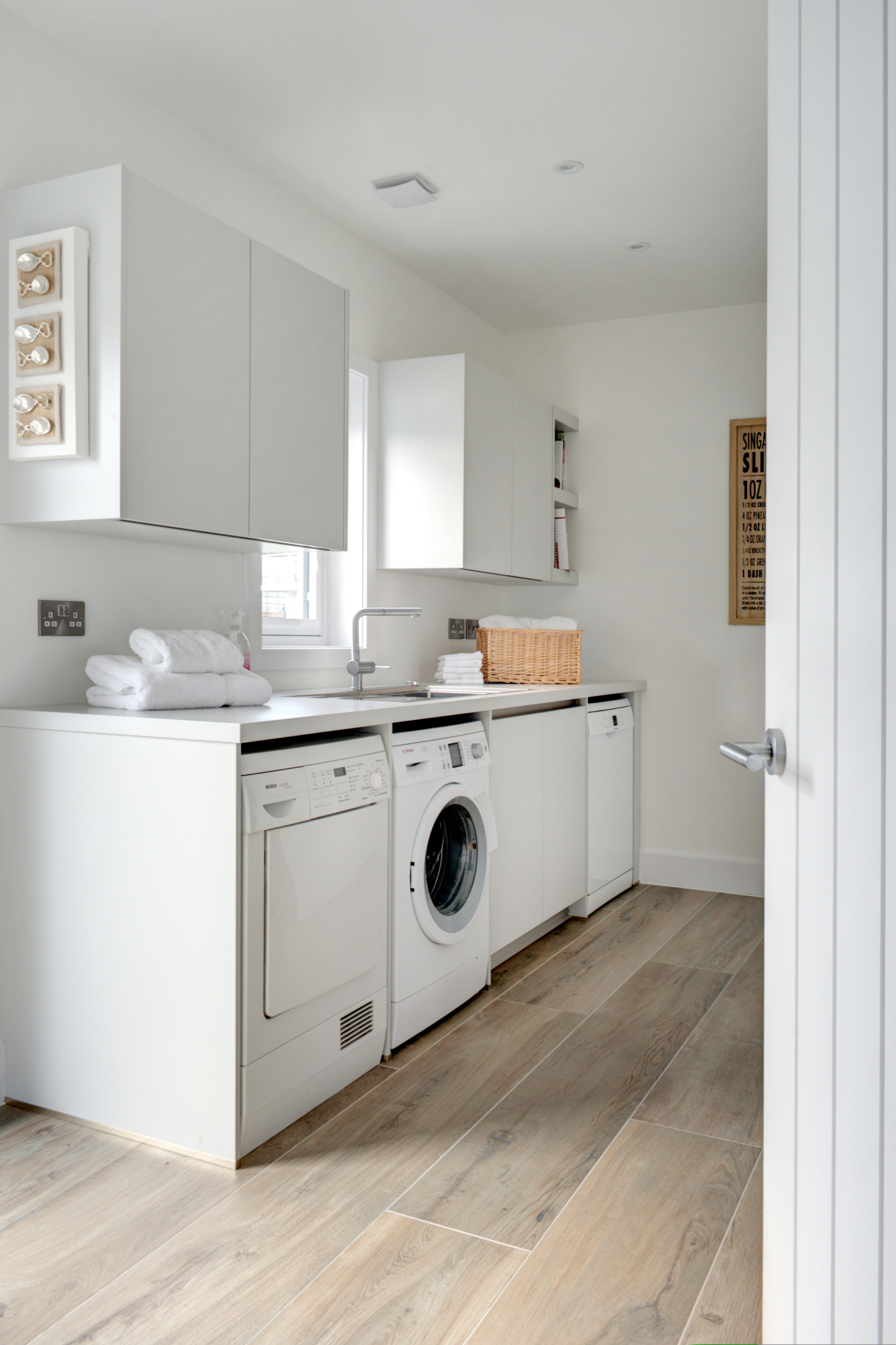 75 Beautiful White Utility Room Ideas and Designs - October 2024 ...