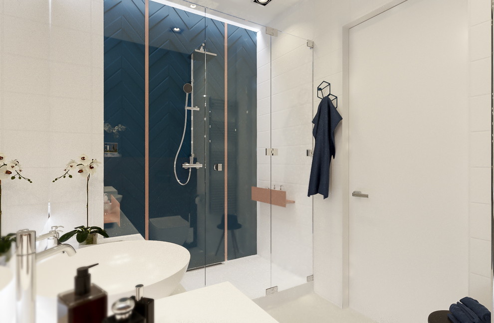 Идея дизайна: ванная комната среднего размера в стиле неоклассика (современная классика) с плоскими фасадами, белыми фасадами, душевой комнатой, инсталляцией, белой плиткой, керамогранитной плиткой, синими стенами, полом из керамогранита, душевой кабиной, настольной раковиной, столешницей из искусственного камня, белым полом, душем с распашными дверями и белой столешницей