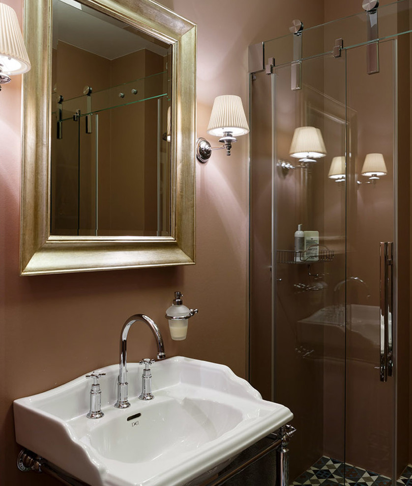 На фото: ванная комната в современном стиле с бежевыми стенами, душевой кабиной и консольной раковиной