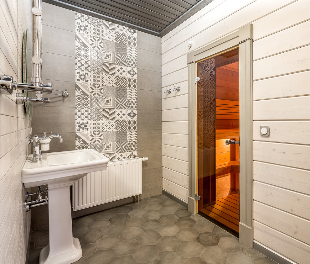Immagine di una sauna minimal di medie dimensioni con piastrelle grigie, piastrelle in gres porcellanato, pavimento in gres porcellanato, lavabo a colonna, pavimento grigio e pareti bianche