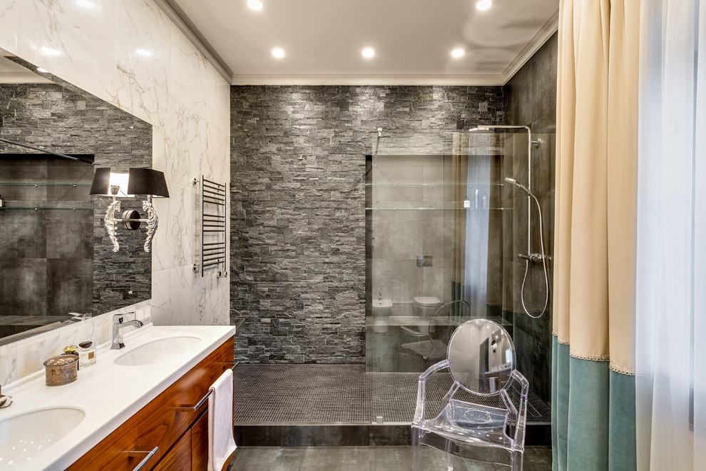 Идея дизайна: ванная комната среднего размера в стиле неоклассика (современная классика) с фасадами цвета дерева среднего тона, душевой кабиной и врезной раковиной
