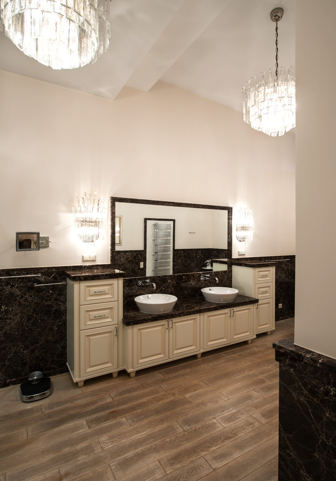 Источник вдохновения для домашнего уюта: главная ванная комната среднего размера в классическом стиле