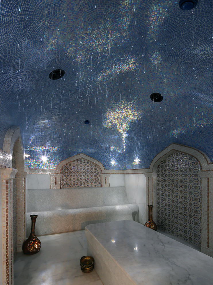 Aménagement d'une salle de bain asiatique avec hammam.