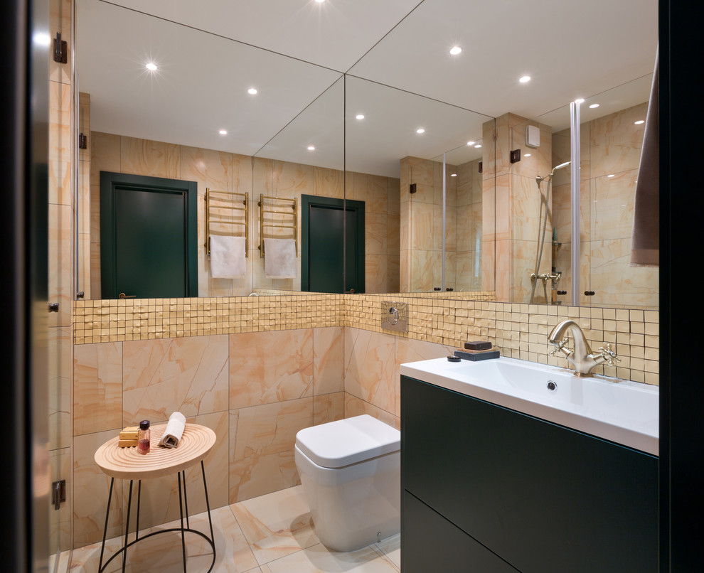 Стильный дизайн: маленькая ванная комната в современном стиле с душевой кабиной для на участке и в саду - последний тренд