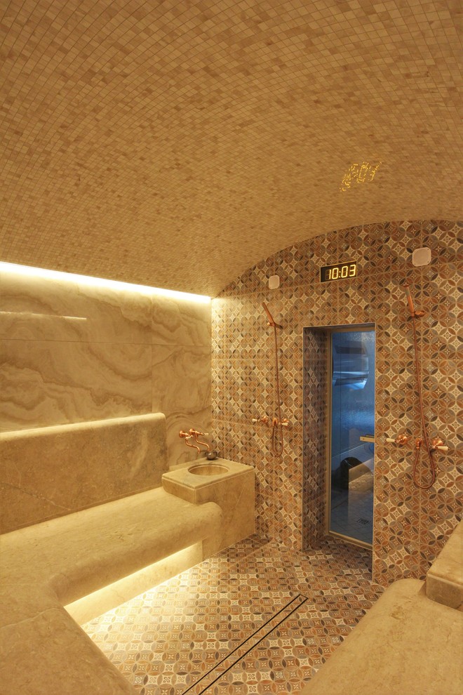 This is an example of a bathroom in Saint Petersburg.