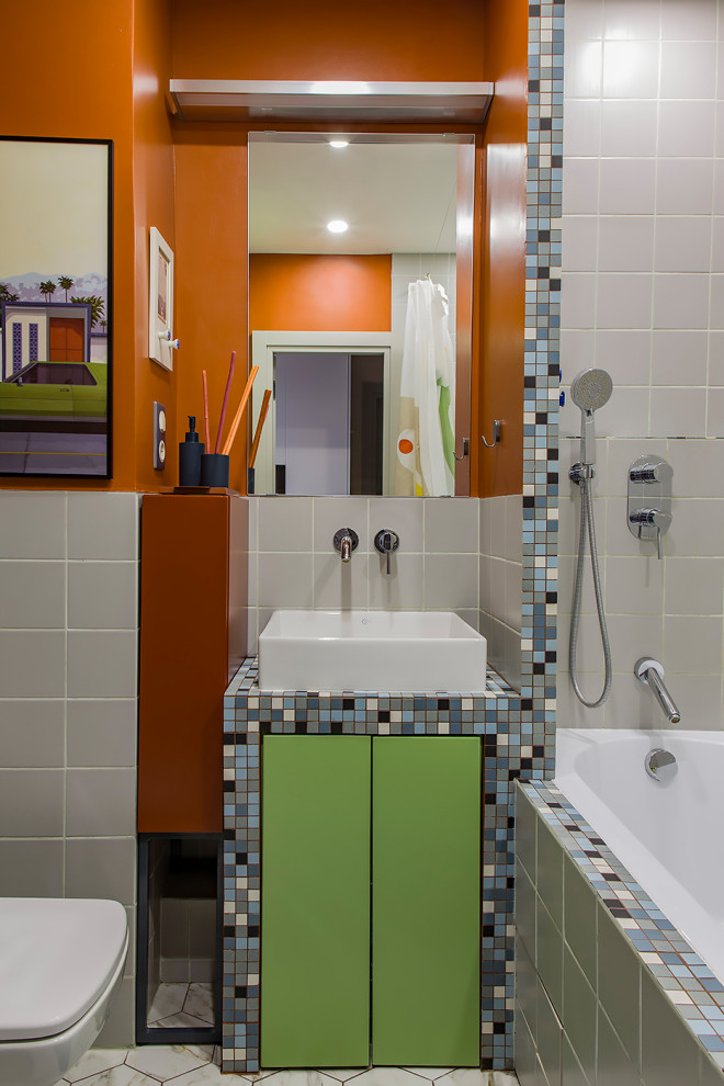 Foto di una stanza da bagno eclettica