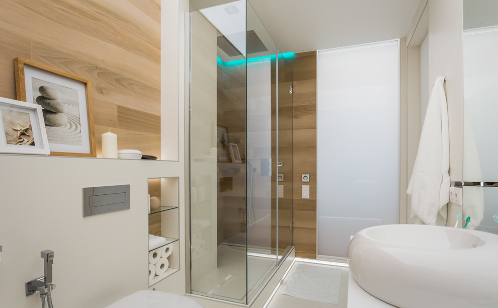 Свежая идея для дизайна: ванная комната среднего размера в современном стиле с инсталляцией, коричневой плиткой, керамической плиткой, полом из керамогранита, душевой кабиной, угловым душем, коричневыми стенами и настольной раковиной - отличное фото интерьера