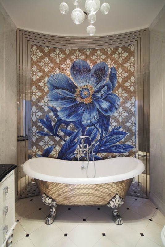 Пример оригинального дизайна: главная ванная комната среднего размера в классическом стиле с ванной на ножках
