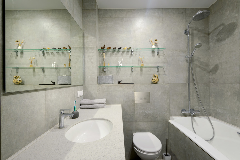 ノボシビルスクにあるコンテンポラリースタイルのおしゃれな浴室の写真