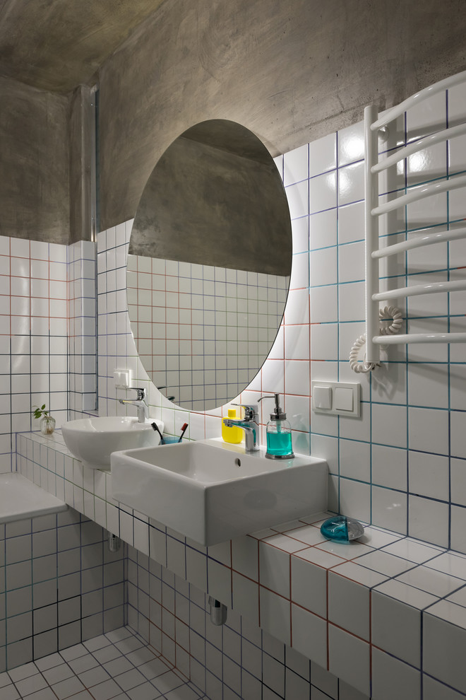 Aménagement d'une salle de bain contemporaine avec une vasque.