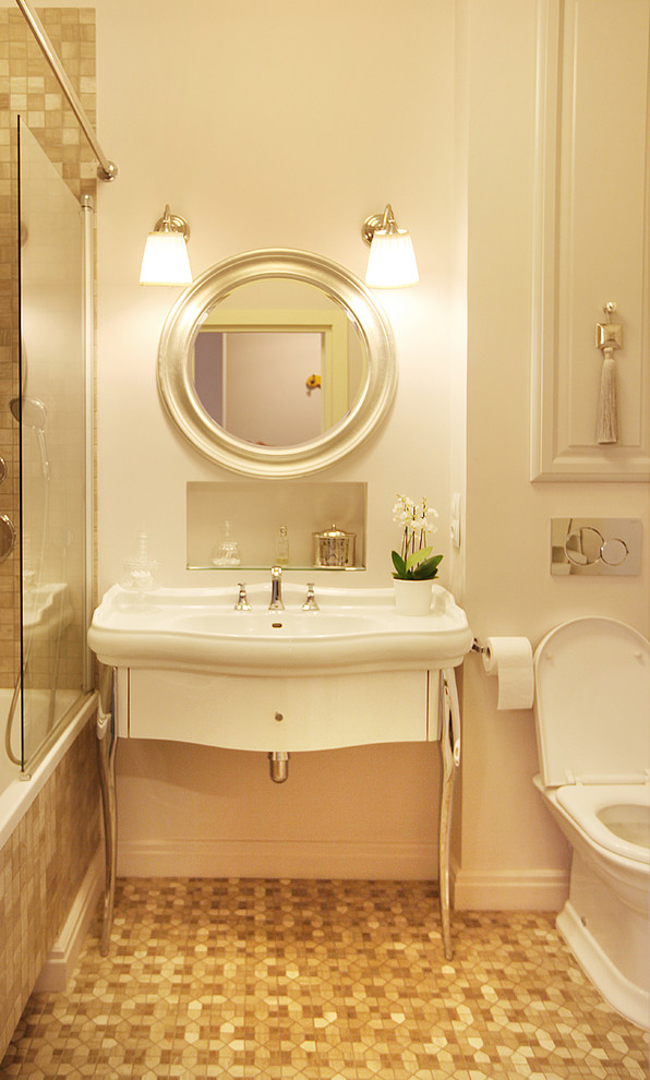 Inspiration for a timeless bathroom remodel in Saint Petersburg
