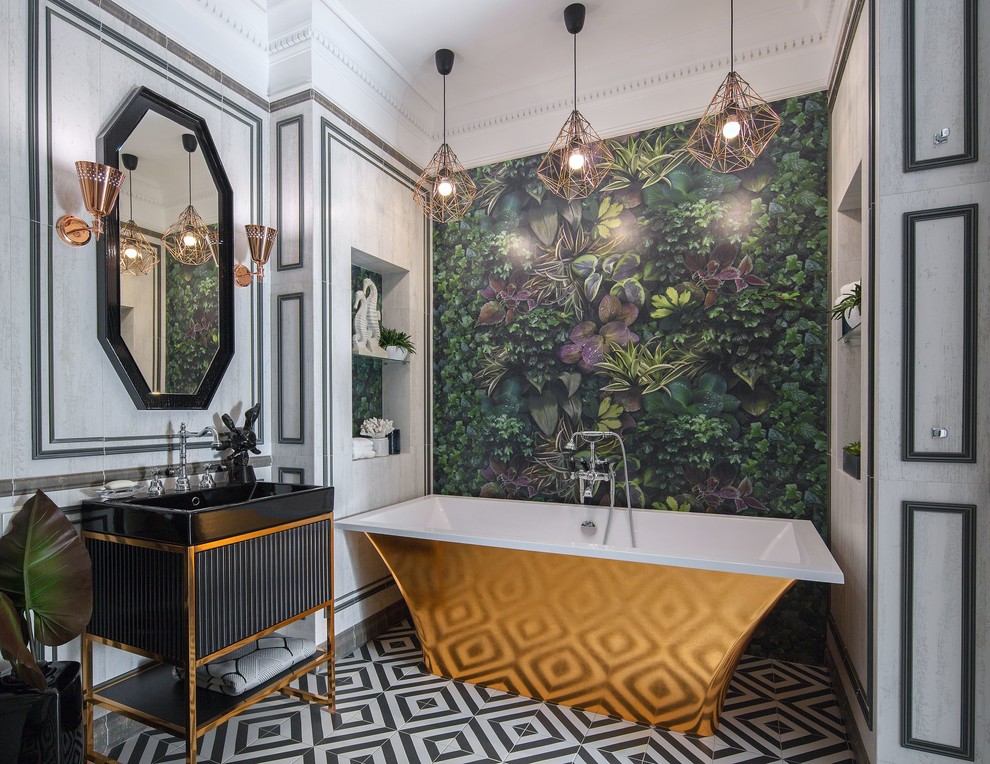 Стильный дизайн: главная ванная комната среднего размера в стиле фьюжн с черными фасадами, отдельно стоящей ванной, белой плиткой, разноцветным полом, белыми стенами, консольной раковиной и плоскими фасадами - последний тренд