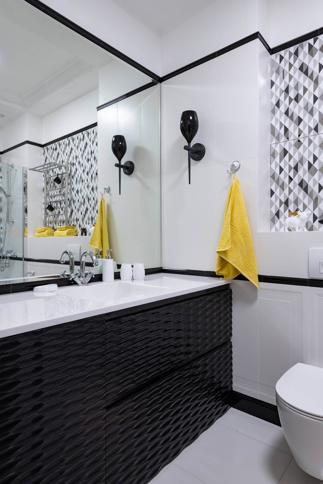 Черно-белая ванная – фото, идеи дизайна, примеры интерьеров и экстерьеров