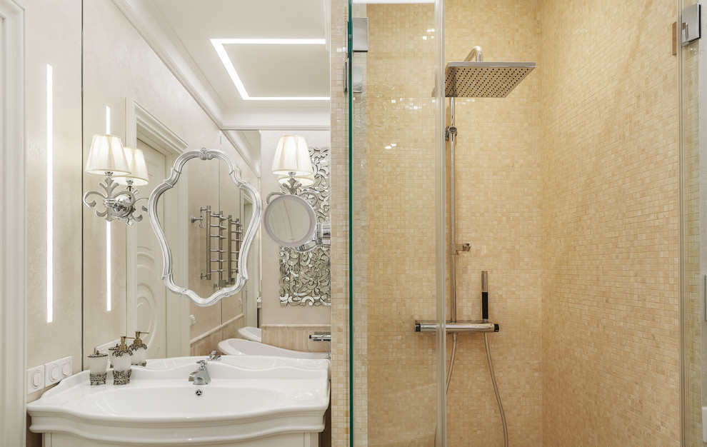 Modelo de cuarto de baño clásico con aseo y ducha