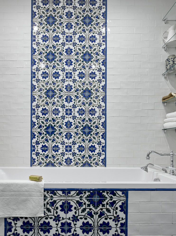 Inspiration for an eclectic bathroom remodel in Moscow