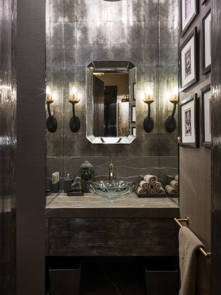 Esempio di una stanza da bagno contemporanea con piastrelle grigie e lavabo a bacinella