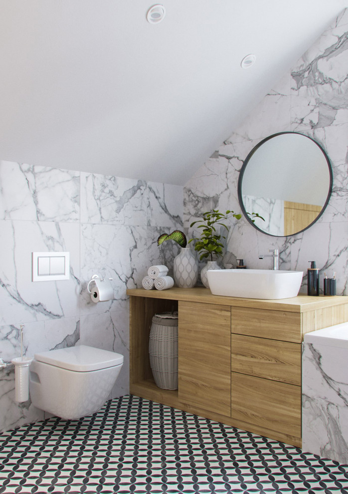 Пример оригинального дизайна: ванная комната среднего размера в скандинавском стиле с накладной ванной, душем над ванной, инсталляцией, белой плиткой, керамогранитной плиткой, белыми стенами, полом из керамической плитки, накладной раковиной и шторкой для ванной