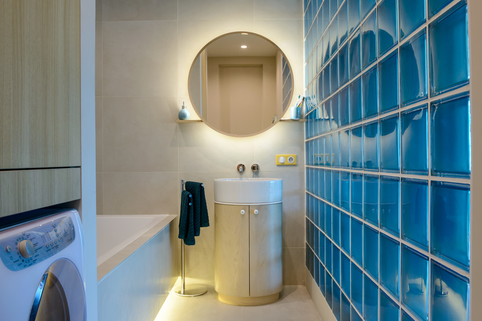 Example of a mid-sized danish master beige tile and porcelain tile porcelain tile and gray floor bathroom design in Novosibirsk with flat-panel cabinets and beige cabinets