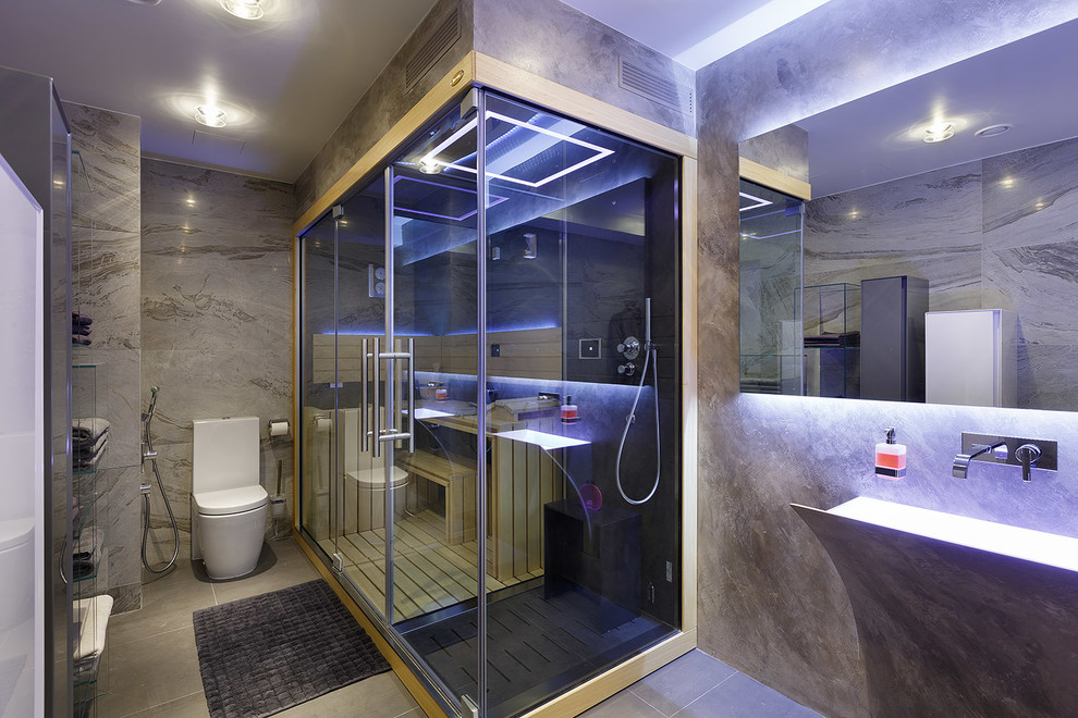 Свежая идея для дизайна: баня и сауна в современном стиле с раздельным унитазом - отличное фото интерьера