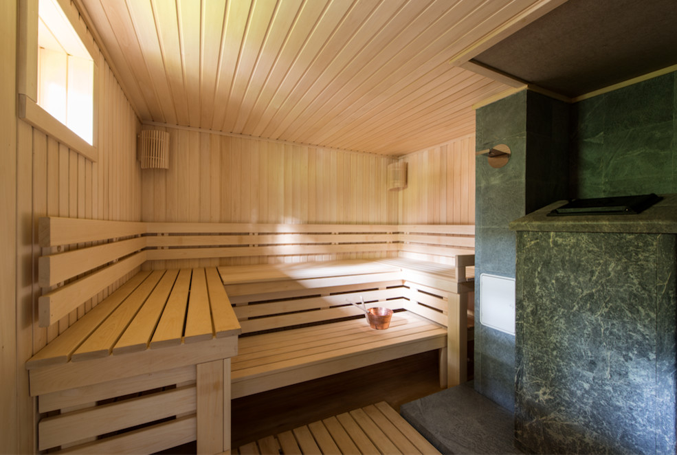 Пример оригинального дизайна: баня и сауна среднего размера в классическом стиле