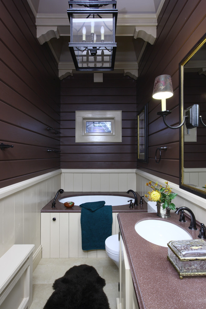 Источник вдохновения для домашнего уюта: узкая и длинная ванная комната в стиле кантри