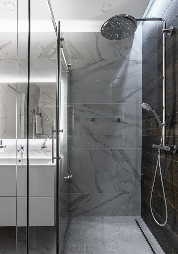 Contemporary bathroom in Moscow.