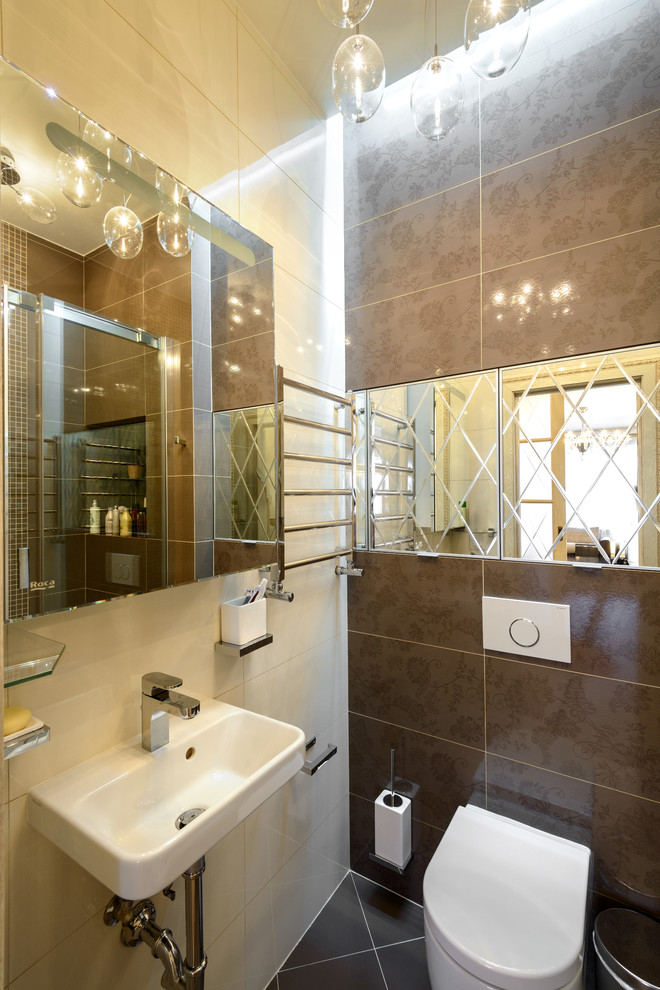 Aménagement d'une salle de bain contemporaine avec un bidet et un lavabo posé.